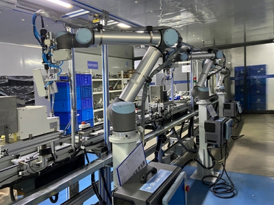 組裝(zhuang)車間機械(xie)人